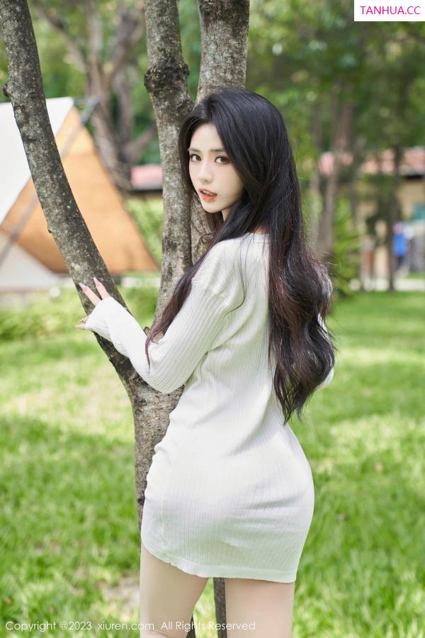 李浅浅  [XiuRen]高清写真图 2023.07.31 No.7162 浅浅Danny 户外美腿第16张图片